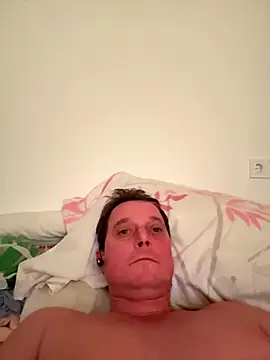 zsoltsebestyen1 online show from November 2025 11:52:01 PM