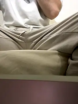 Daisuke 01 online show from December 2025 04:22:01 AM