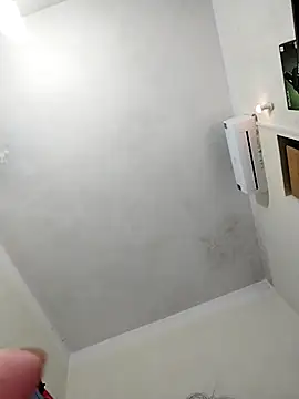 LisantLy online show from January 2026 01:49:02 PM