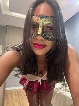 LunnaMaska online show from December 2025 03:15:01 AM