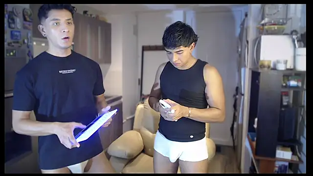 soyleonardo1 online show from November 2025 06:49:01 AM