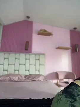 MaddieHunter online show from December 2025 01:05:02 PM