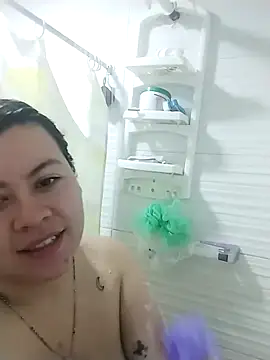 Reynpau19 online show from November 2025 10:10:01 PM