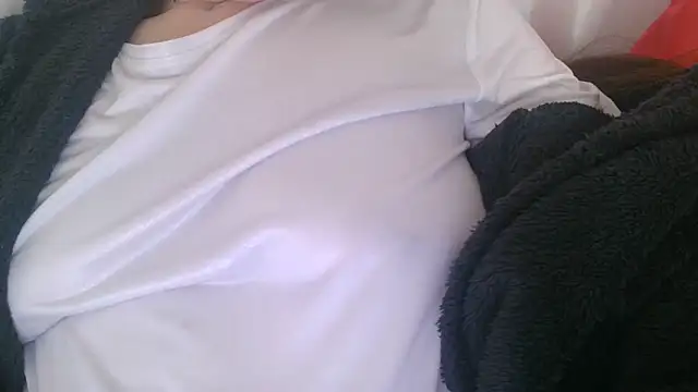 Snapshot of mery_lou2025 chatting on December 2025 08:49:02 PM mery lou2025 online show from December 2025 08:49:02 PM