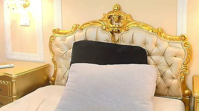 HallieStone online show from March 2026 12:10:02 PM