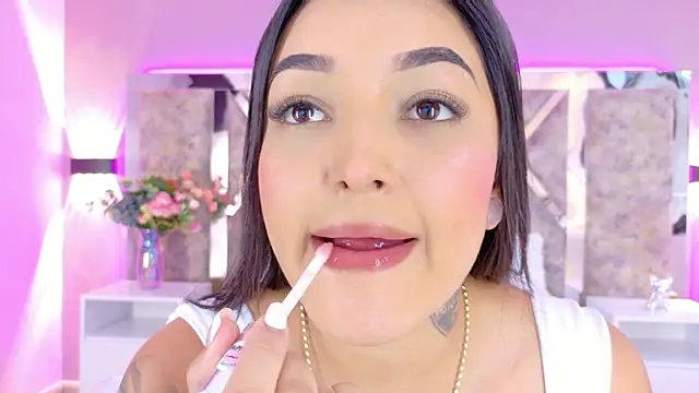 MelissaGill  online show from December 2025 07:22:01 PM