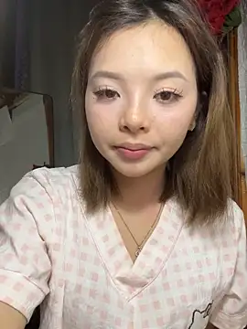 Yui-Ti online show from November 2025 04:51:01 PM