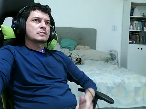 Fussador online show from November 2025 02:35:01 AM