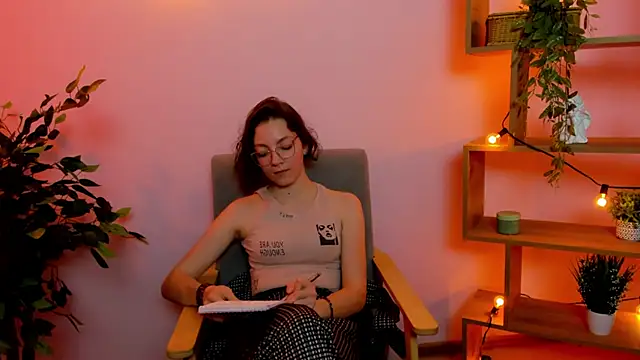 DaynaYarde online show from November 2025 10:48:02 AM