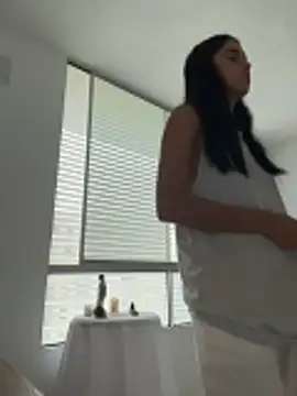 Miia moonn online show from December 2025 10:53:01 AM