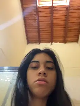 Miia moonn online show from April 2026 12:37:01 PM