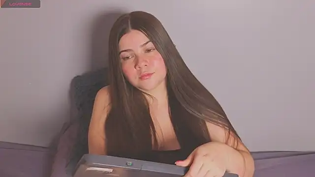 Snapshot of amyvans_ chatting on May 2026 11:44:02 PM amyvans online show from May 2026 11:44:02 PM