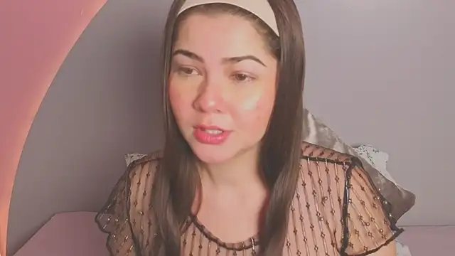 Snapshot of amyvans_ chatting on May 2026 11:25:02 PM amyvans online show from May 2026 11:25:02 PM