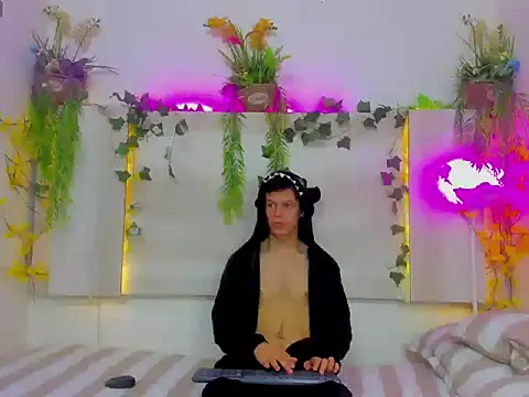 AngelSlimm online show from November 2025 05:10:01 AM