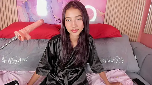 Maybeelin  online show from November 2025 10:00:02 PM