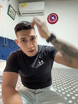 OliverWest04 online show from April 2026 05:19:02 PM