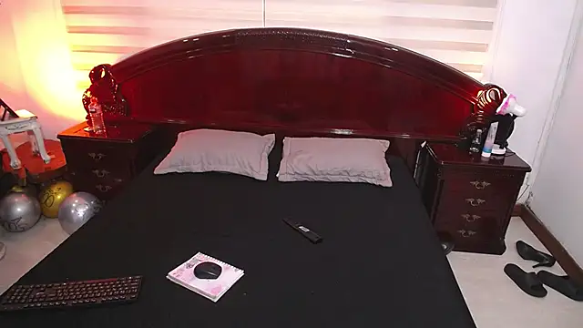 jacko Charlotte online show from December 2025 08:35:01 PM