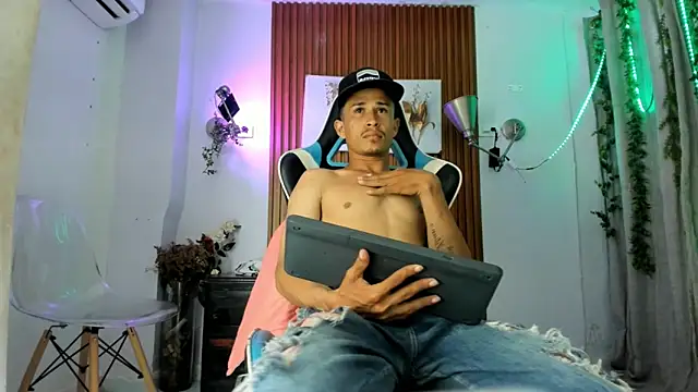 Armando hot22 online show from November 2025 11:48:01 PM