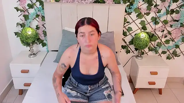 CharlotteBlossom online show from December 2025 08:37:02 PM