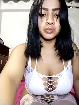 Snapshot of NiinaHans chatting on November 2025 04:27:01 AM NiinaHans online show from November 2025 04:27:01 AM