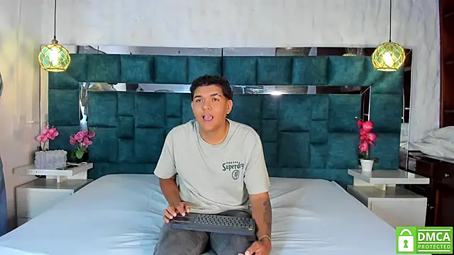  bonnyandclyde online show from March 2026 12:24:02 PM