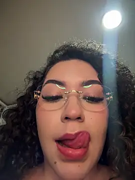 Snapshot of VictoriaaRose chatting on July 2026 02:18:01 AM VictoriaaRose online show from July 2026 02:18:01 AM