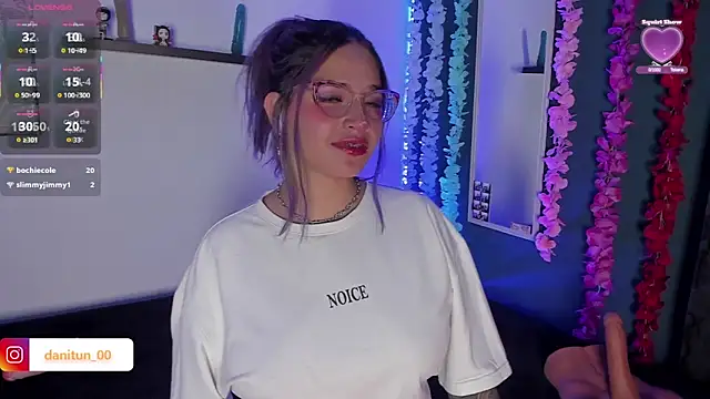 Snapshot of Destiny__14 chatting on February 2026 01:21:01 AM Destiny 14 online show from February 2026 01:21:01 AM