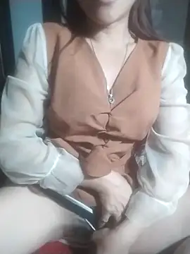 tieutam122 online show from February 2026 11:10:02 PM