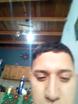 Snapshot of Alvarezz0202 chatting on May 2026 07:43:01 PM Alvarezz0202 online show from May 2026 07:43:01 PM