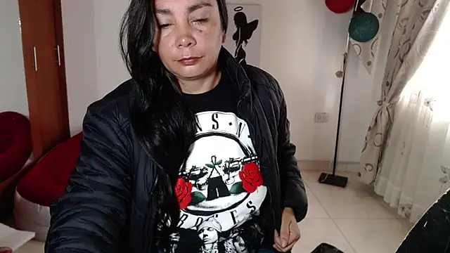 vivian-milf online show from November 2025 12:20:01 PM