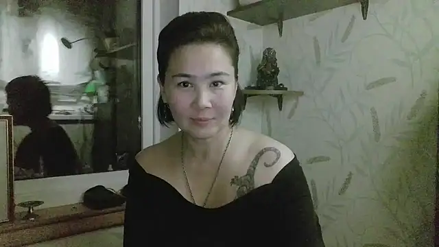 Snapshot of Nettie_Allie chatting on December 2025 09:10:02 PM Nettie Allie online show from December 2025 09:10:02 PM