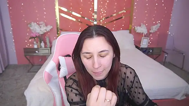 Snapshot of RoxieRay chatting on March 2026 02:34:01 PM RoxieRay online show from March 2026 02:34:01 PM