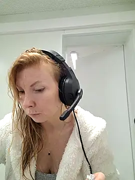 JenyJansy online show from December 2025 06:03:02 PM