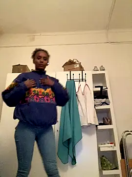    Hannah    online show from November 2025 04:27:01 AM