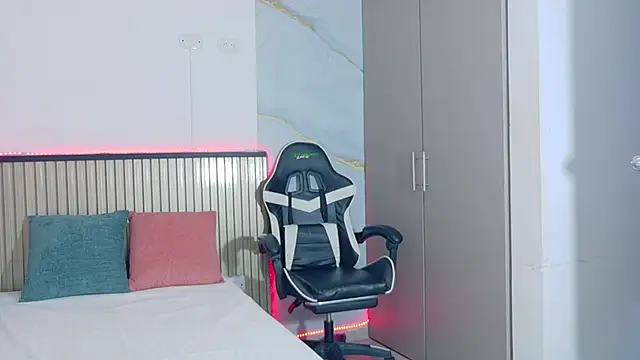 Liaa walker online show from November 2025 12:07:01 PM