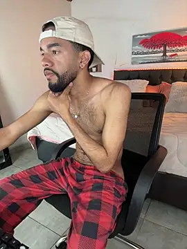 Andressbigcock   online show from November 2025 01:58:01 PM