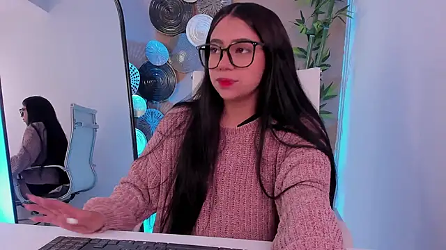 Snapshot of luna_cute__ chatting on January 2026 12:53:02 PM luna cute online show from January 2026 12:53:02 PM