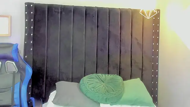 Bryan robayo5 online show from December 2025 11:18:01 AM