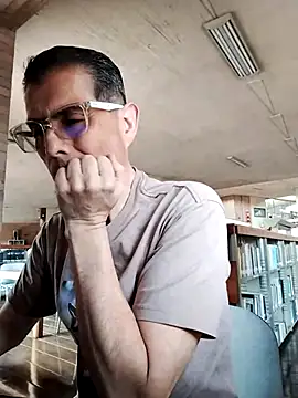 Fuegosutil online show from December 2025 02:47:01 PM