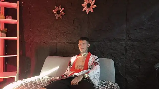 Paulo 527 online show from December 2025 08:49:01 PM