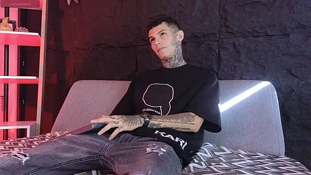 Paulo 527 online show from February 2026 09:00:02 PM