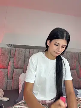 Snapshot of ZafiraNavarro chatting on April 2026 06:10:01 PM ZafiraNavarro online show from April 2026 06:10:01 PM