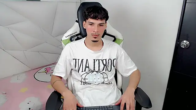 Yankeee  online show from November 2025 03:53:02 AM