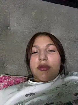 Snapshot of Emily_milk_1 chatting on June 2026 05:41:01 AM Emily milk 1 online show from June 2026 05:41:01 AM