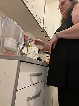 bea french curvy online show from January 2026 07:34:01 AM