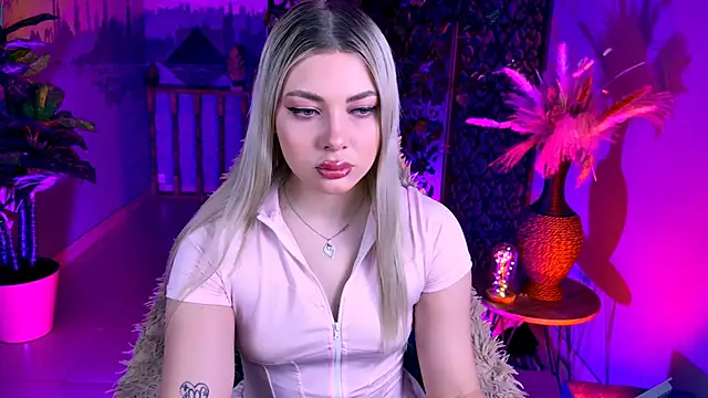 HyileyClark online show from May 2026 05:15:01 AM