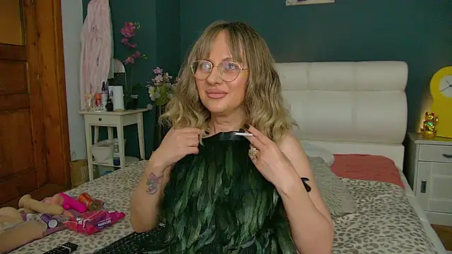 Snapshot of Cougar_Milff chatting on May 2026 07:55:02 PM Cougar Milff online show from May 2026 07:55:02 PM