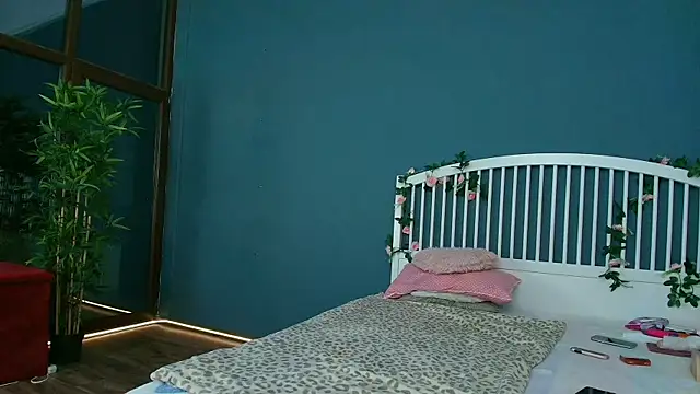 Snapshot of Cougar_Milff chatting on June 2026 08:02:01 PM Cougar Milff online show from June 2026 08:02:01 PM