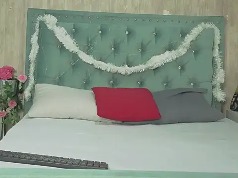 Apriil Sweett online show from December 2025 01:42:01 PM