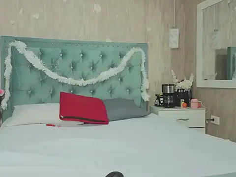 Apriil Sweett online show from December 2025 01:42:01 PM